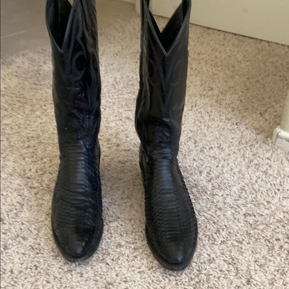 Men’s Black Cowboy Boots 9 real snake skin leather gently worn  with shoe trees